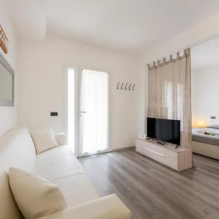 Bnbutler - Archimede 53 - Bright Apartment Milan